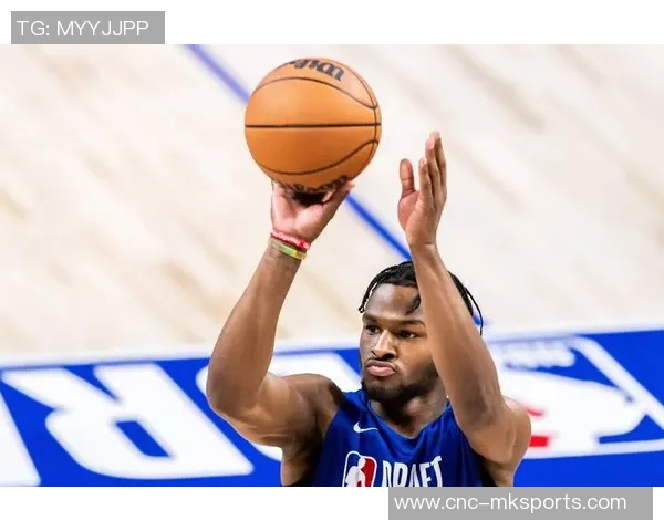 雷迪克盛赞八村投篮精准如激光武器坚信他终将命中每一球