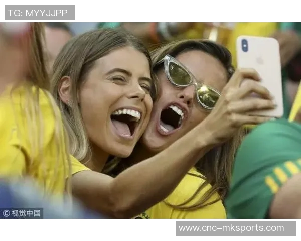 孔帕尼为妻子庆祝40岁生日专程回曼市包下豪华酒店盛大庆典